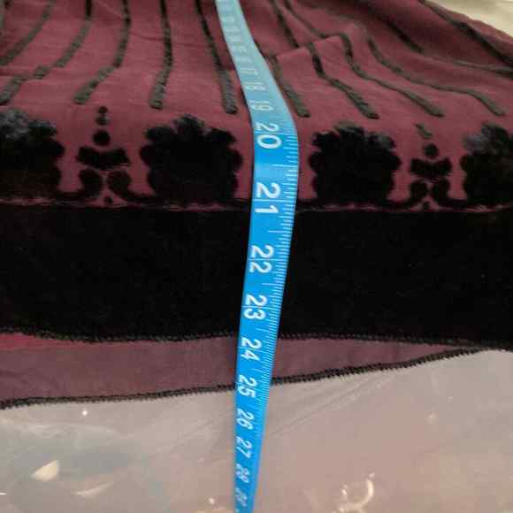 Max Studio‎ Shirt Womens XS Purple Black Velvet Floral Sleeveless Halter Pleated - Picture 8 of 9